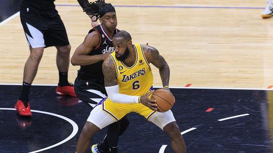 Clippers derrotam Lakers e dão mais um passo rumo aos ‘play-offs’