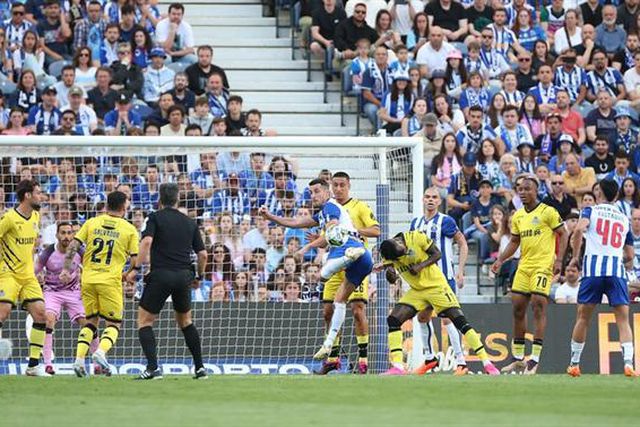 Penálti de Taremi define dérbi da Invicta