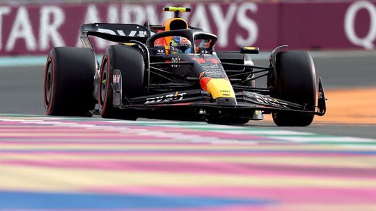 GP Arábia Saudita: Pérez na 'pole position'