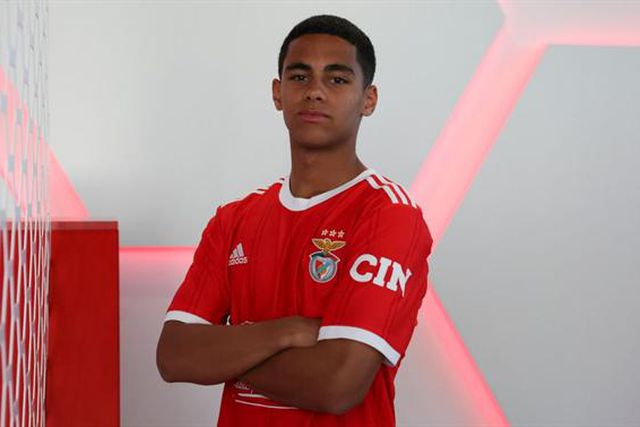 Duarte Soares passa a profissional