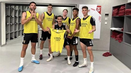 Mais um jovem chamado por Schmidt à equipa principal