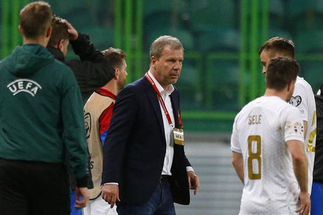 «Alguns dos nossos jogadores não são profissionais, têm os empregos deles»