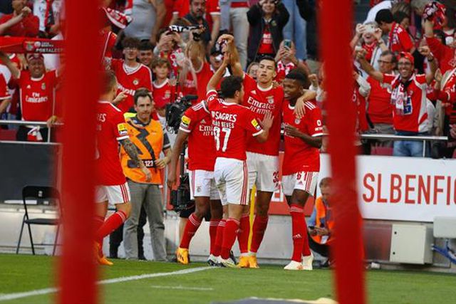 Musa trabalha bem na área e marca, mas golo é anulado (vídeo)