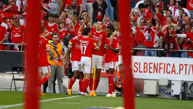 Musa trabalha bem na área e marca, mas golo é anulado (vídeo)