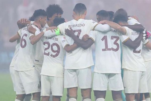 Ronaldo titular no regresso de Talisca