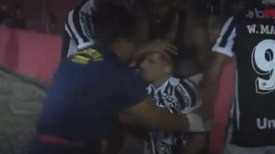 Ceará vence taça e jogador leva com gás pimenta (vídeo)