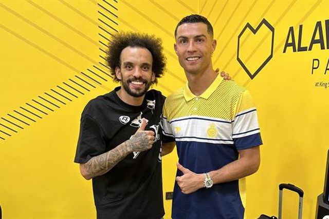 Fábio Martins enaltece «simplicidade de carinho» de CR7: «Lenda viva»