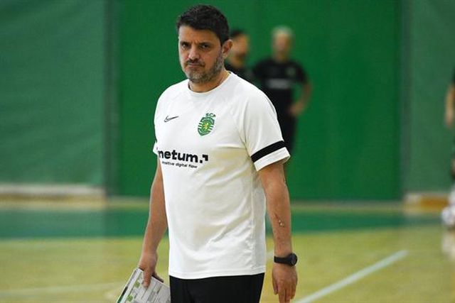 «Motiva-me ganhar troféus uns atrás dos outros»