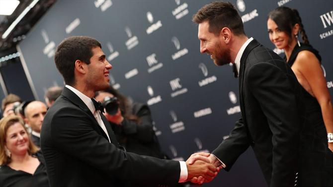 Alcaraz cumprimenta Messi pela primeira vez (vídeo)