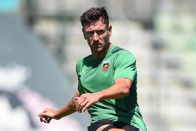 Ukra aproxima-se dos 200 jogos