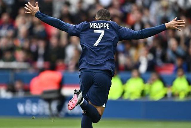 Golo soberbo de Mbappé (vídeo)