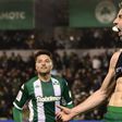 Panathinaikos vence dérbi de Atenas com golo de ex-Sporting (vídeo)