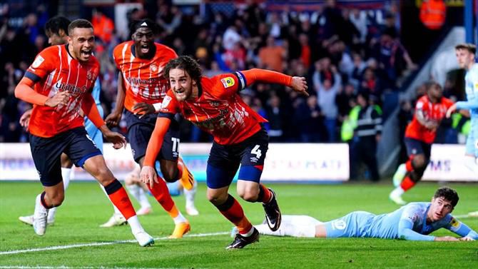 'Play-off' de subida à Premier League: Luton elimina Sunderland e está na final