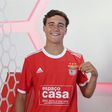 Contrato profissional para lateral da formação