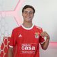 Contrato profissional para lateral da formação