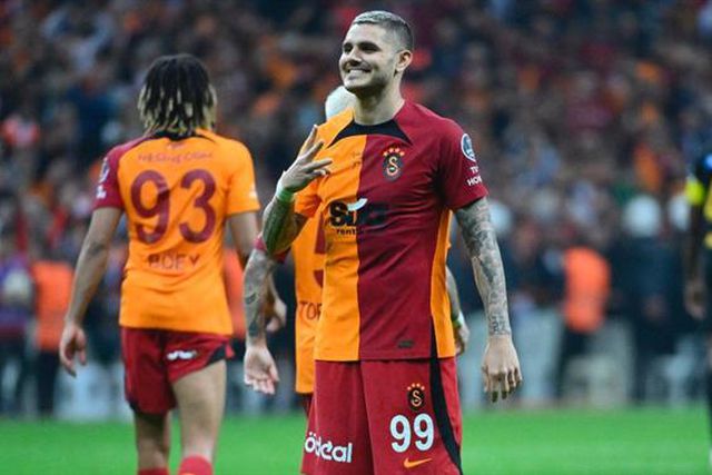 Galatasaray dá meia dúzia e coloca pressão em Jesus