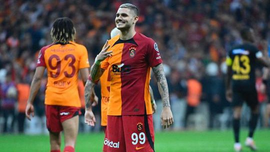 Galatasaray dá meia dúzia e coloca pressão em Jesus