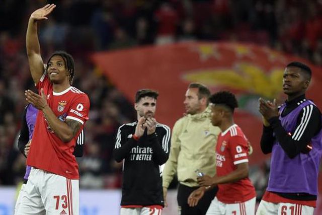 Sem Florentino, Schmidt chama Ndour para Chaves (vídeo)