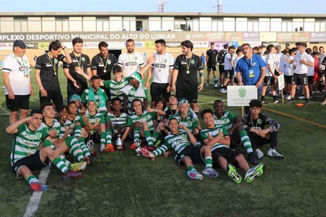 Sporting vence Torneio da Pontinha... com presenças ilustres