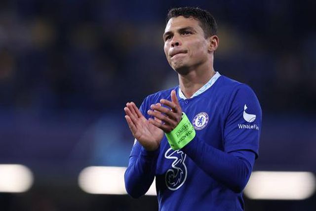 «Até tivemos de aumentar o balneário, não cabiam todos os jogadores...»