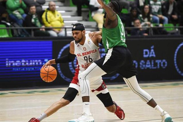 Árbitro denuncia ameaças de Ivan Almeida: «Queria bater-me»