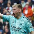 Guarda-redes do Arsenal ‘oferece’ o golo aos 28 segundos (vídeo)