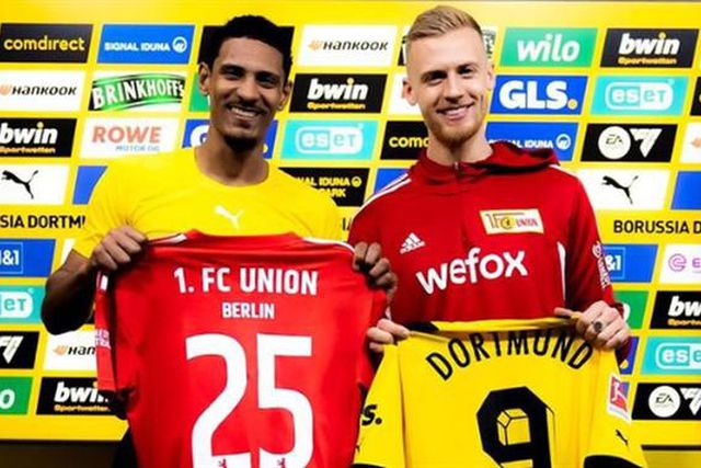 Superaram cancro testicular e celebraram o momento com troca de camisolas (foto)