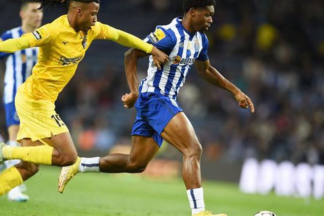 Reforço dos 'bês' agradece oportunidade na estreia