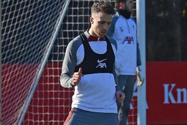 Diogo Jota titular frente ao Real Madrid