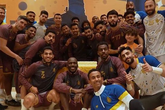 Al Nassr premeia Ronaldo pelas 197 internacionalizações por Portugal (vídeo)
