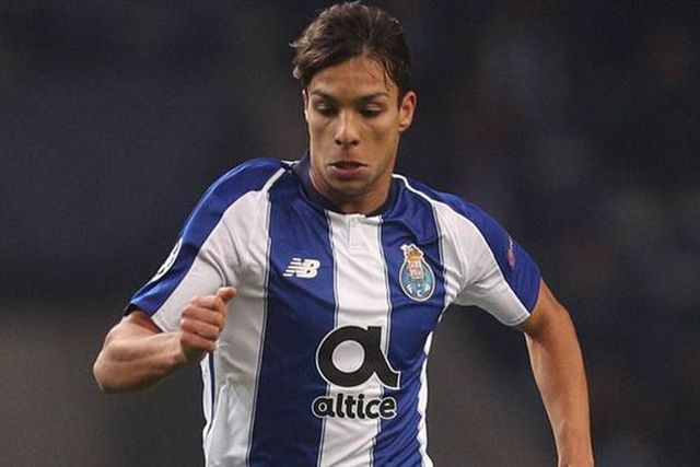 Espanhóis avançam que águias querem contratar ex-FC Porto