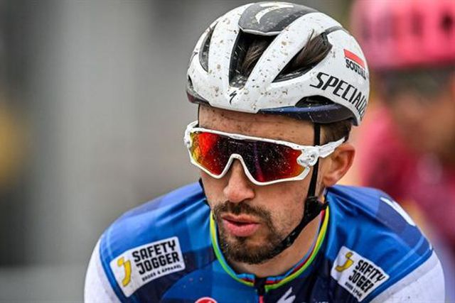 Julian Alaphilippe falha Amstel e Fleche Wallonne