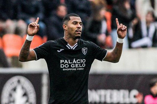 Oficial: André Clóvis comprado ao Estoril em definitivo