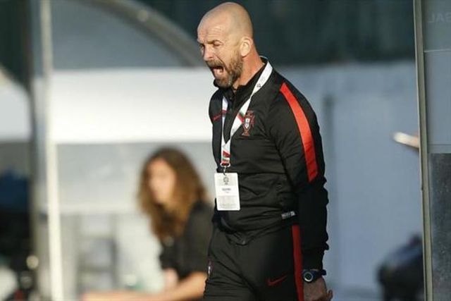 Portugal vence Polónia e está a um ponto de se apurar para o Euro