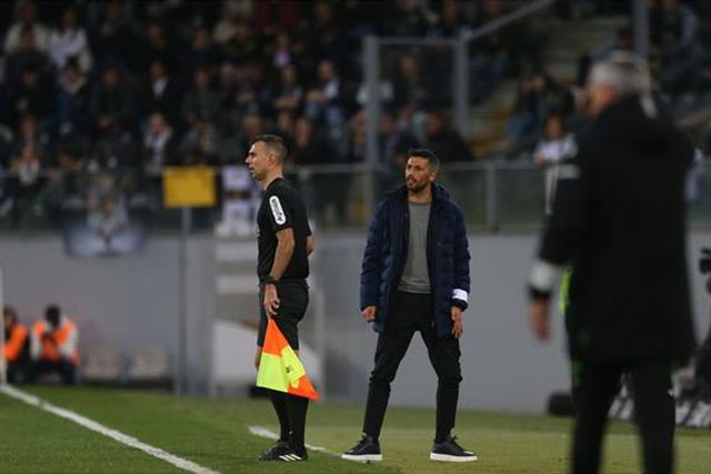 «Aceito a insatisfação dos adeptos, mas tenho de pensar com a razão»