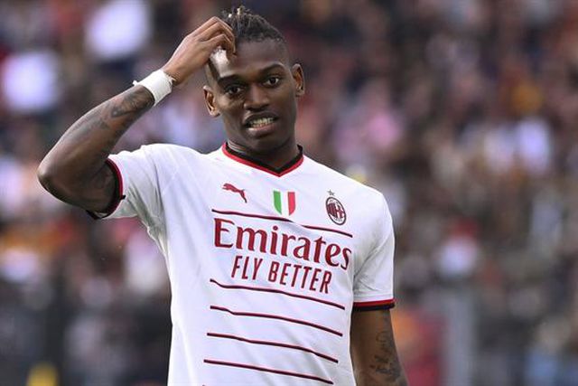 Dérbi de Milão: «Com Rafael Leão fica 50-50»