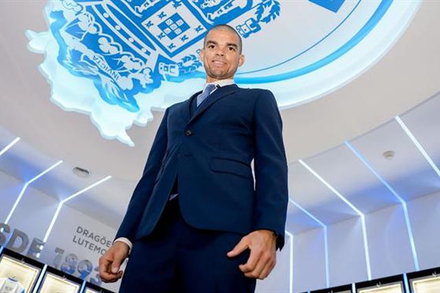 O elogio de jogador do Sporting no Instagram de Pepe: «És um exemplo» (foto)