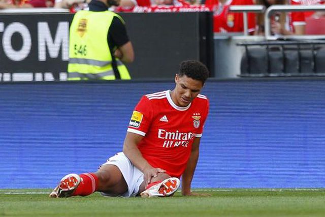 Bah continua ausente, Schmidt deve repetir onze