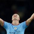 Man. City outra vez líder e Haaland na História com guarda de honra (vídeos)