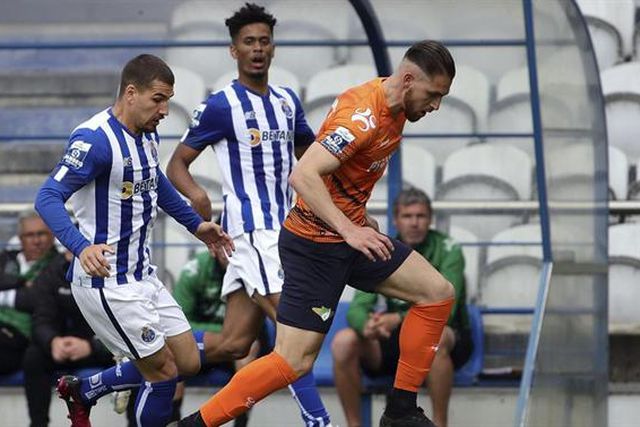 FC Porto B impõe empate ao líder