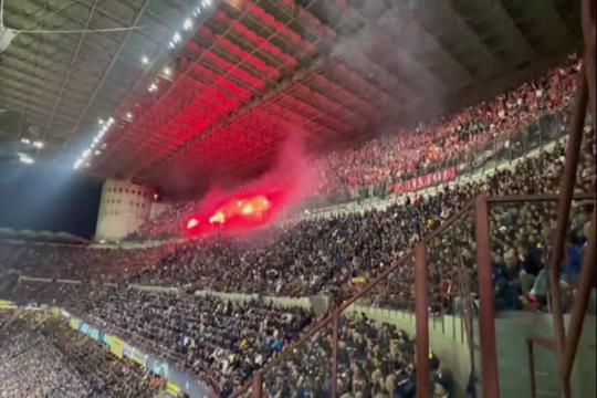 Adeptos do Benfica arremessaram tochas para os do Inter