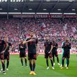 Jogadores do Bayern dão a cara após derrota: a reação dos adeptos (vídeo)