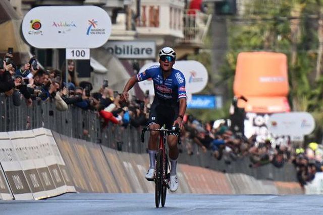 Van Der Poel demolidor na Milão - San Remo