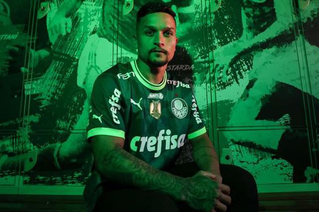 Palmeiras, de Abel Ferreira, oficializa contratação de Artur