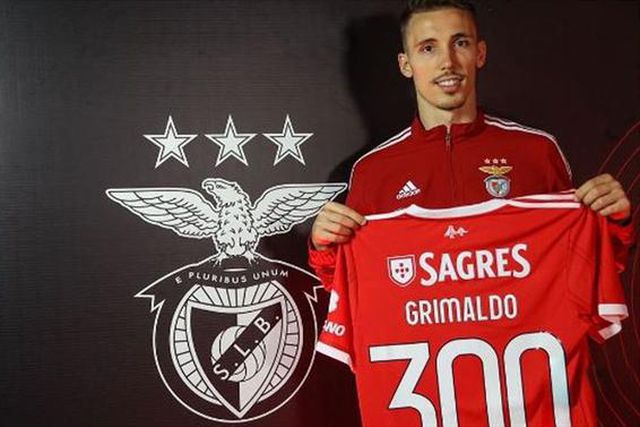 A reação dos adeptos à mensagem de Grimaldo: «Cheira a despedida»