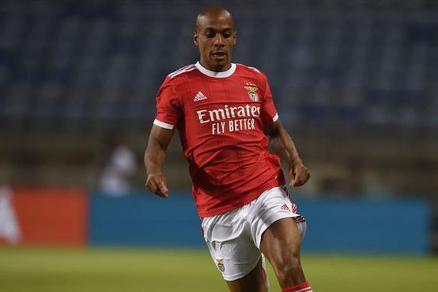 João Mário bisa após brilhante jogada (vídeo)