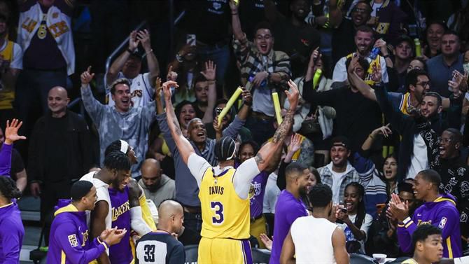 Lakers a fundo para as ‘meias’, campeão na ‘negra’