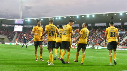 Benfica vence na Madeira com exibição de gala (veja o resumo)