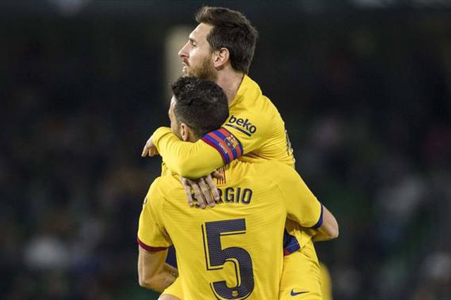 A mensagem de Messi para Busquets: «No campo sempre com o 5, mas um 10 como pessoa e jogador»