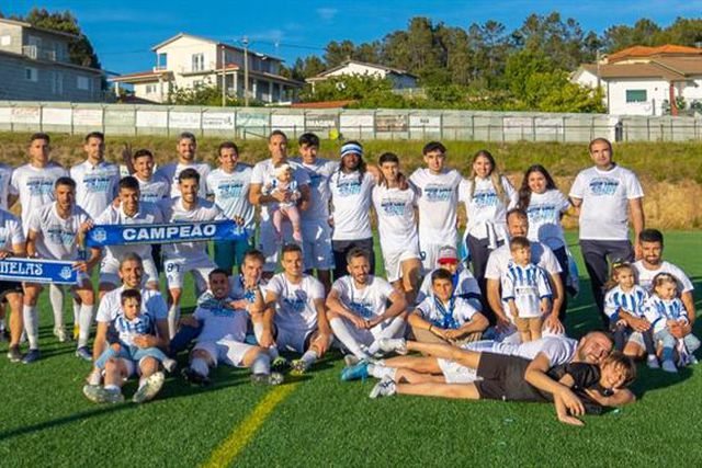 Ex-FC Porto sagra-se campeão distrital pelo clube da sua aldeia e sobe ao Campeonato de Portugal